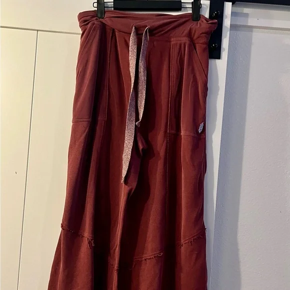 Free People Movement Wide-Leg Crop Pants in rust (M) - Picture 2 of 8